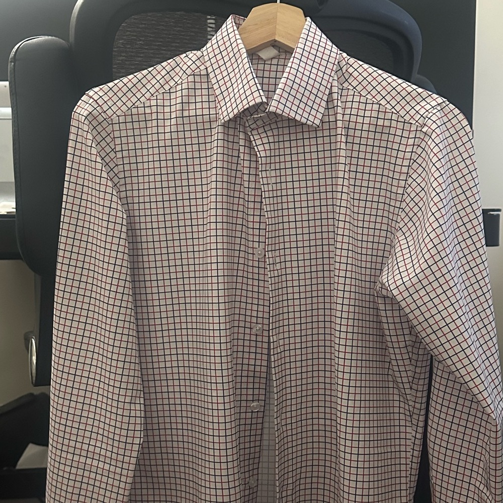 Elegant Red and White Grid Pattern Dress Shirt